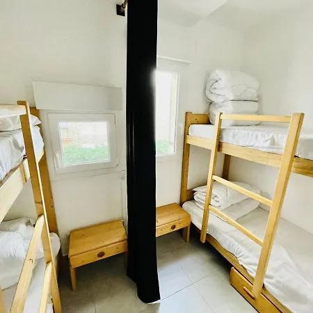 Appartamento Climatise En Rez-de-jardin Avec Parking, A 50m De La De La Roquille - Fr-1-723-117 *