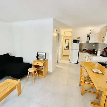 Climatise En Rez-de-jardin Avec Parking, A 50m De La De La Roquille - Fr-1-723-117 Appartamento Agde